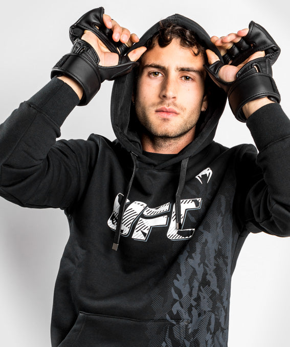 UFC Venum Authentic Fight Week Herren Pullover Hoodie - Schwarz