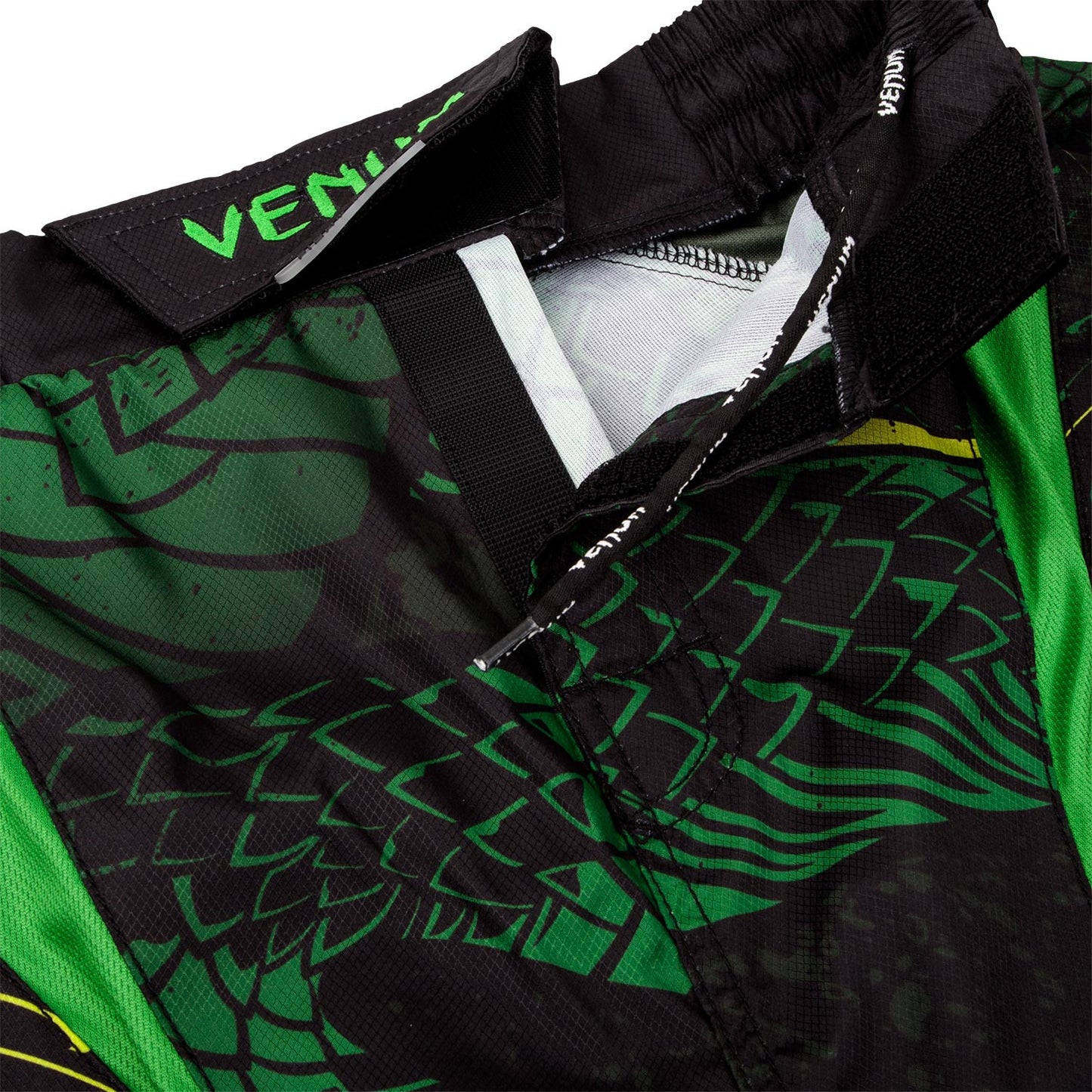 Venum Green Viper Fightshorts - Black/Green