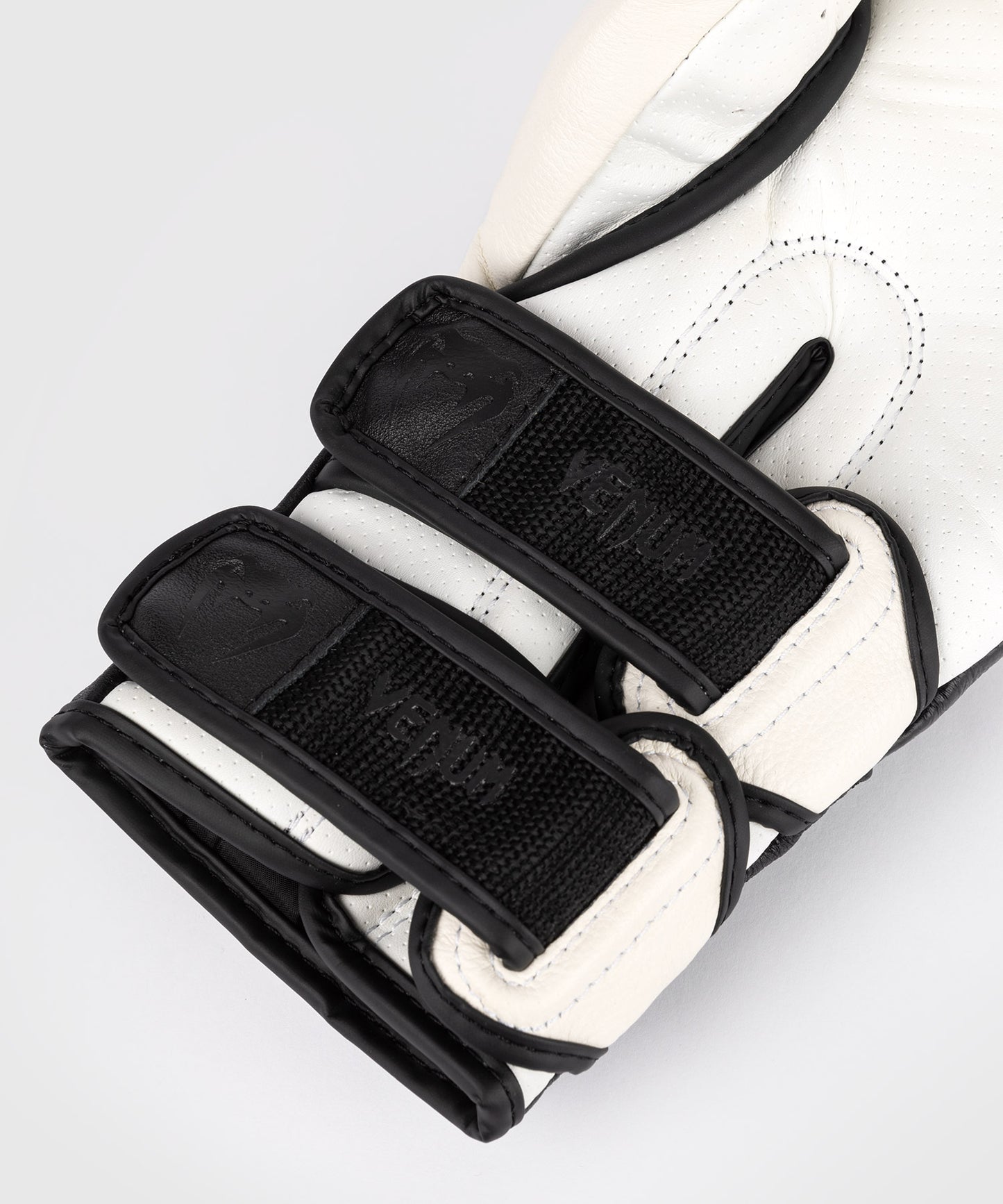 Gants de Boxe Venum Reverso - Blanc Neige/Noir