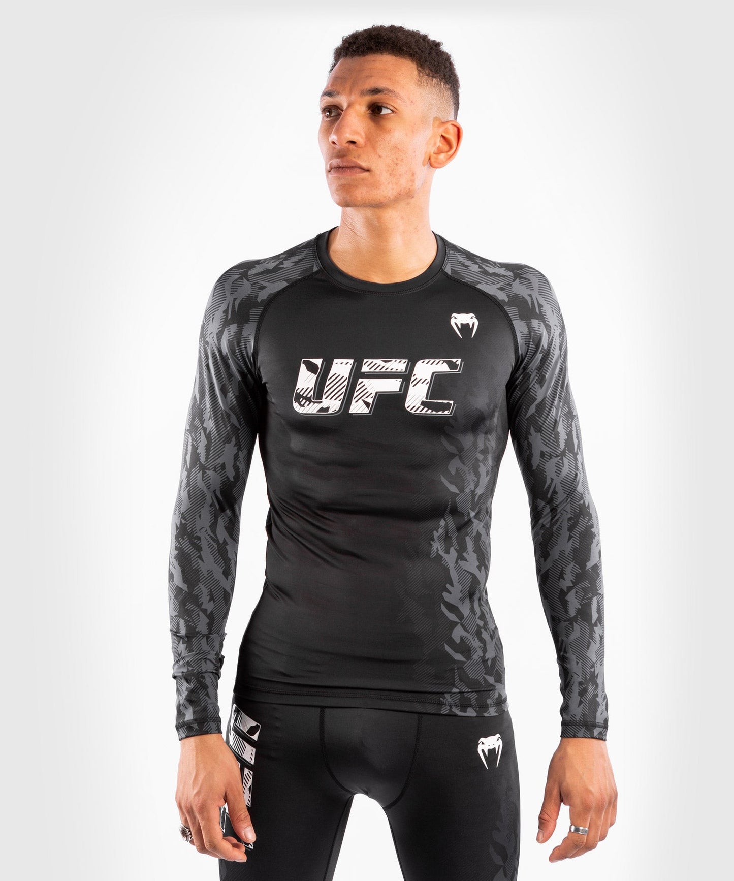 UFC Men's Long Sleeve Compression T-Shirt Venum Authentic Fight Week - Black