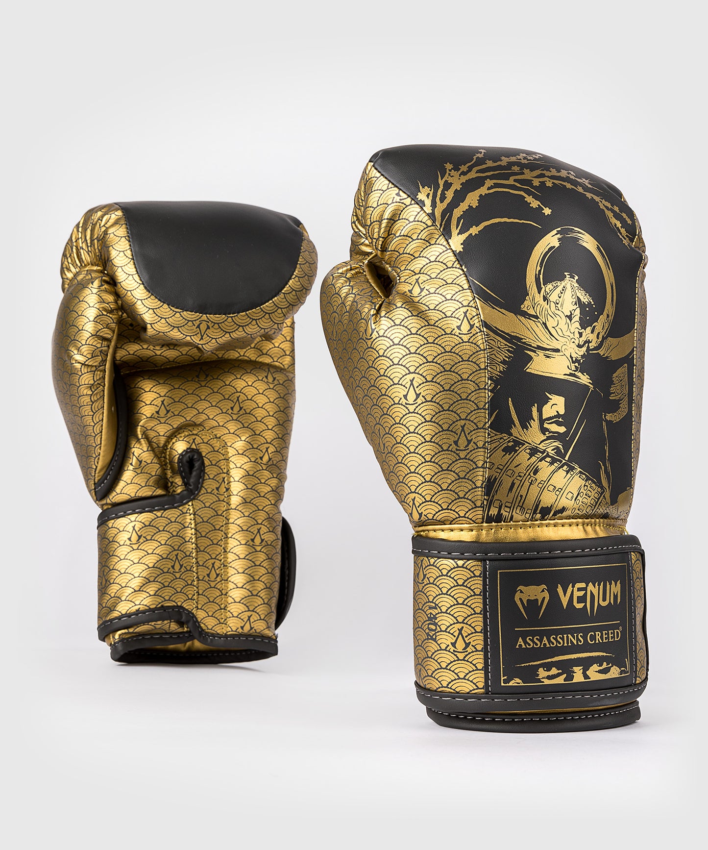 Venum x Assassin’s Creed Shadows Guantes de boxeo - Negro/Oro