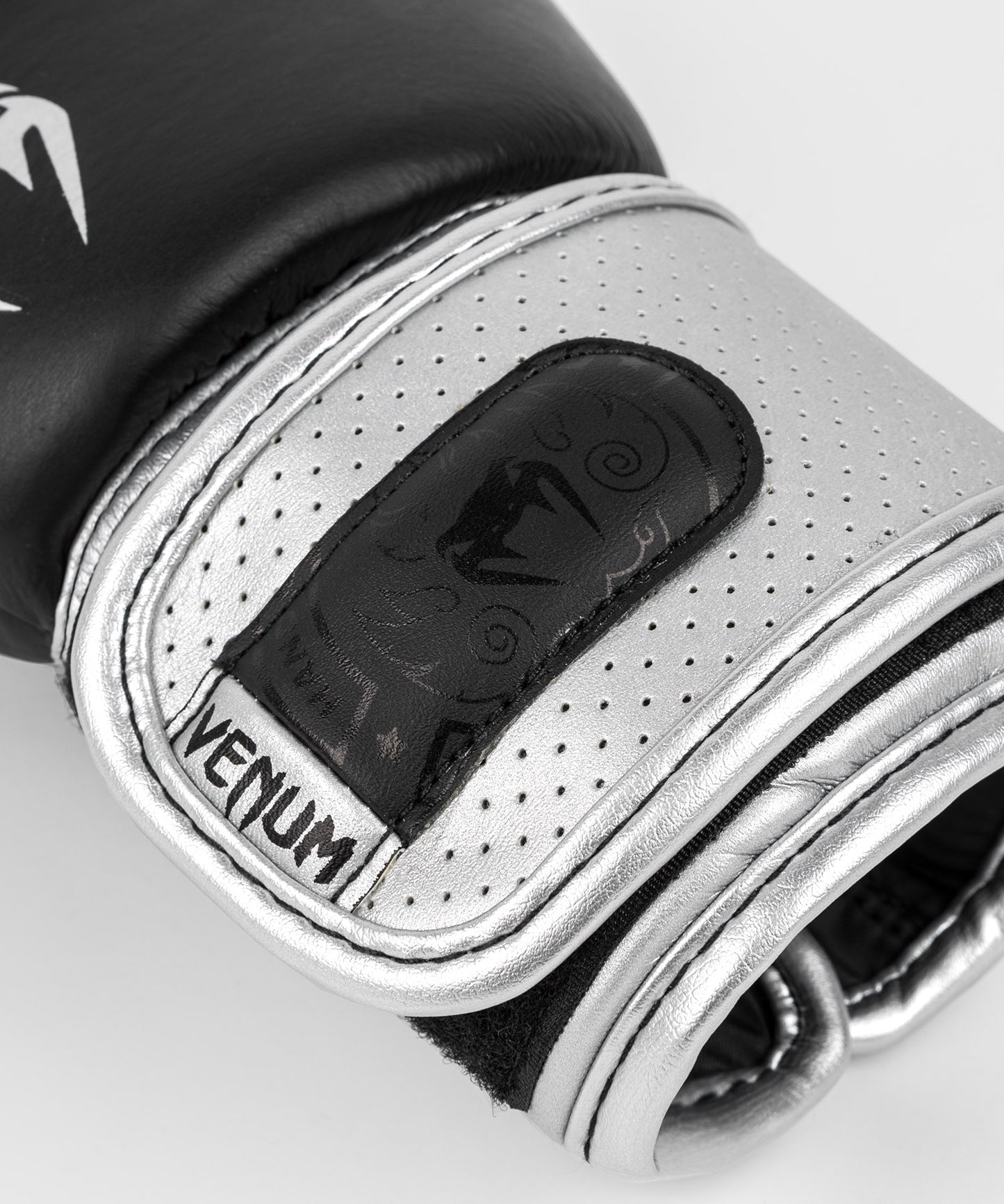 Gants de boxe Venum Power 2.0 - Noir/Argent