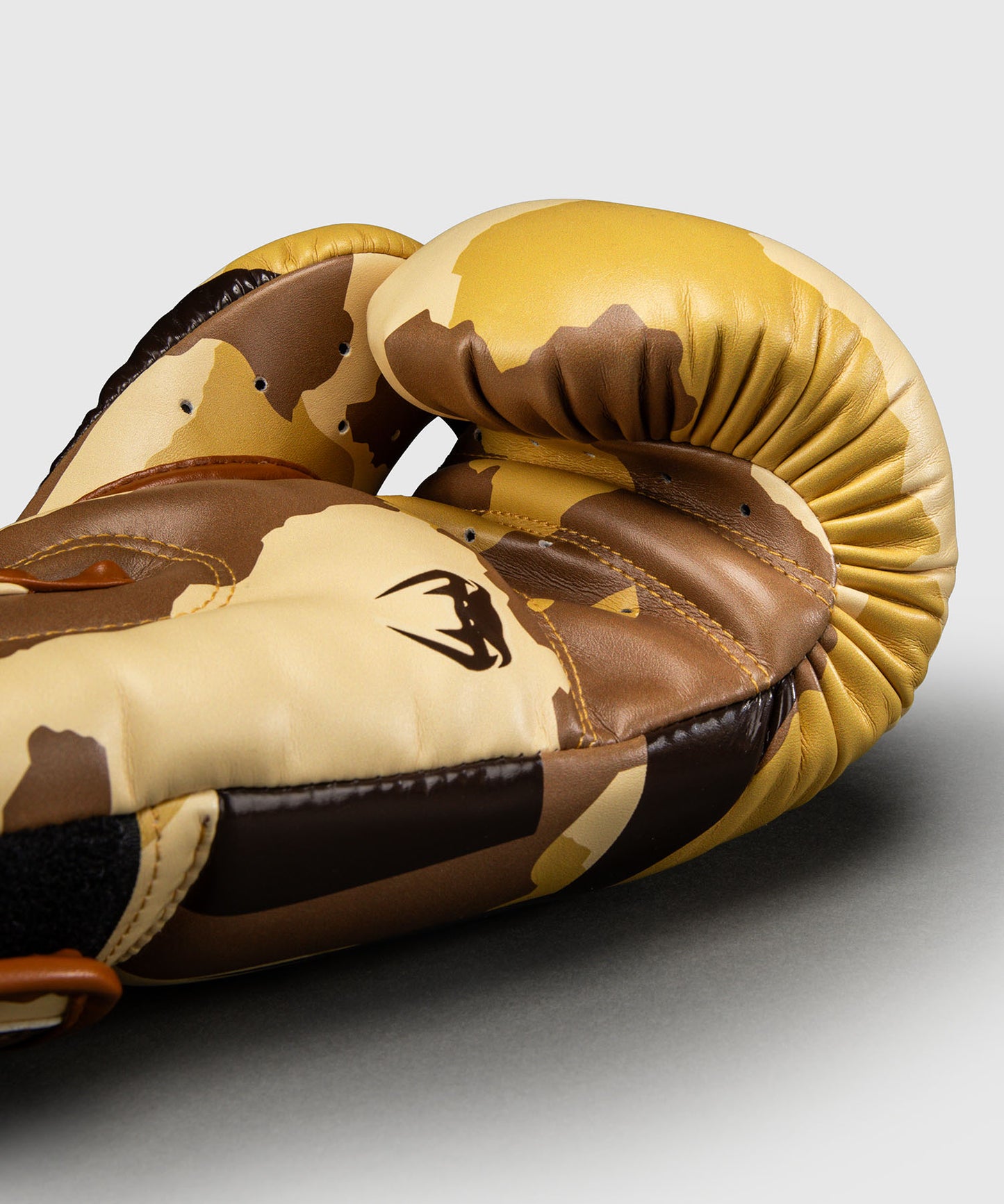 Venum Elite Camo Boxing Gloves - Light Beige/Brown