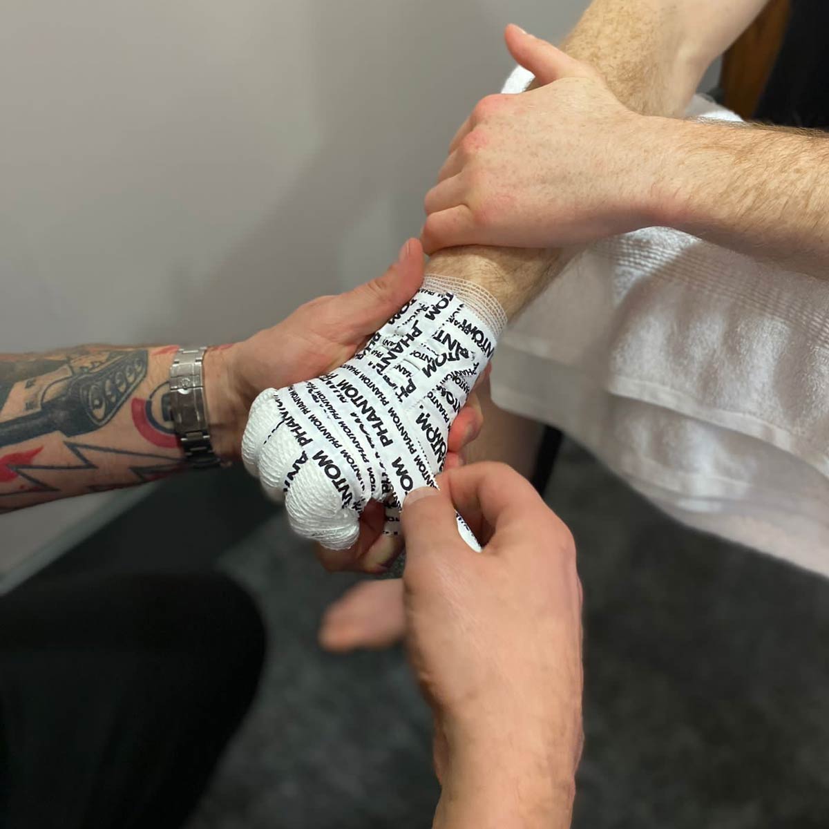 Phantom Athletics Vendas de Deporte Adhesivas – Blanco