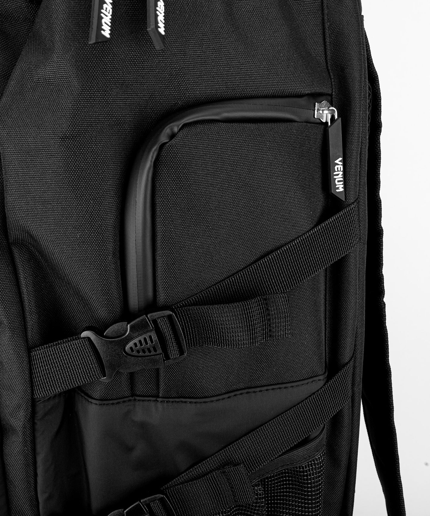 Sac à Dos Venum Challenger Xtrem Evo (50-63L) – Noir/Blanc
