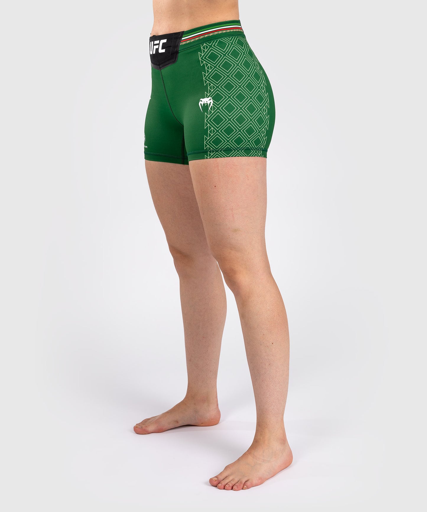 Noche UFC by Venum Authentic Fight Night Pantalones cortos Vale Tudo para mujer - Corte corto - Verde