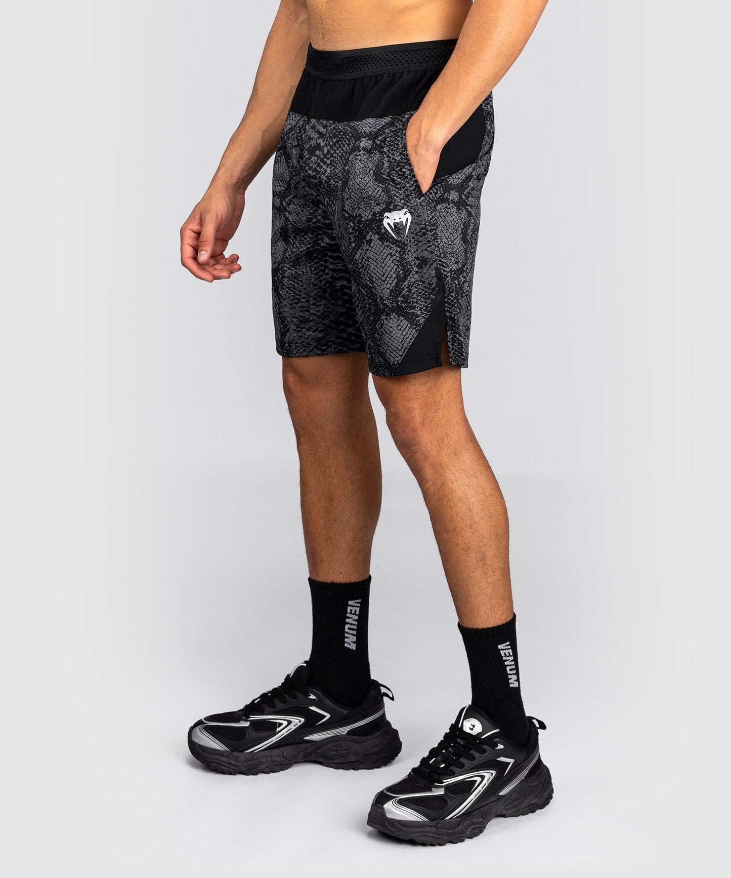 Venum G-Fit Short de Entrenamiento – Negro/Gris Carbón
