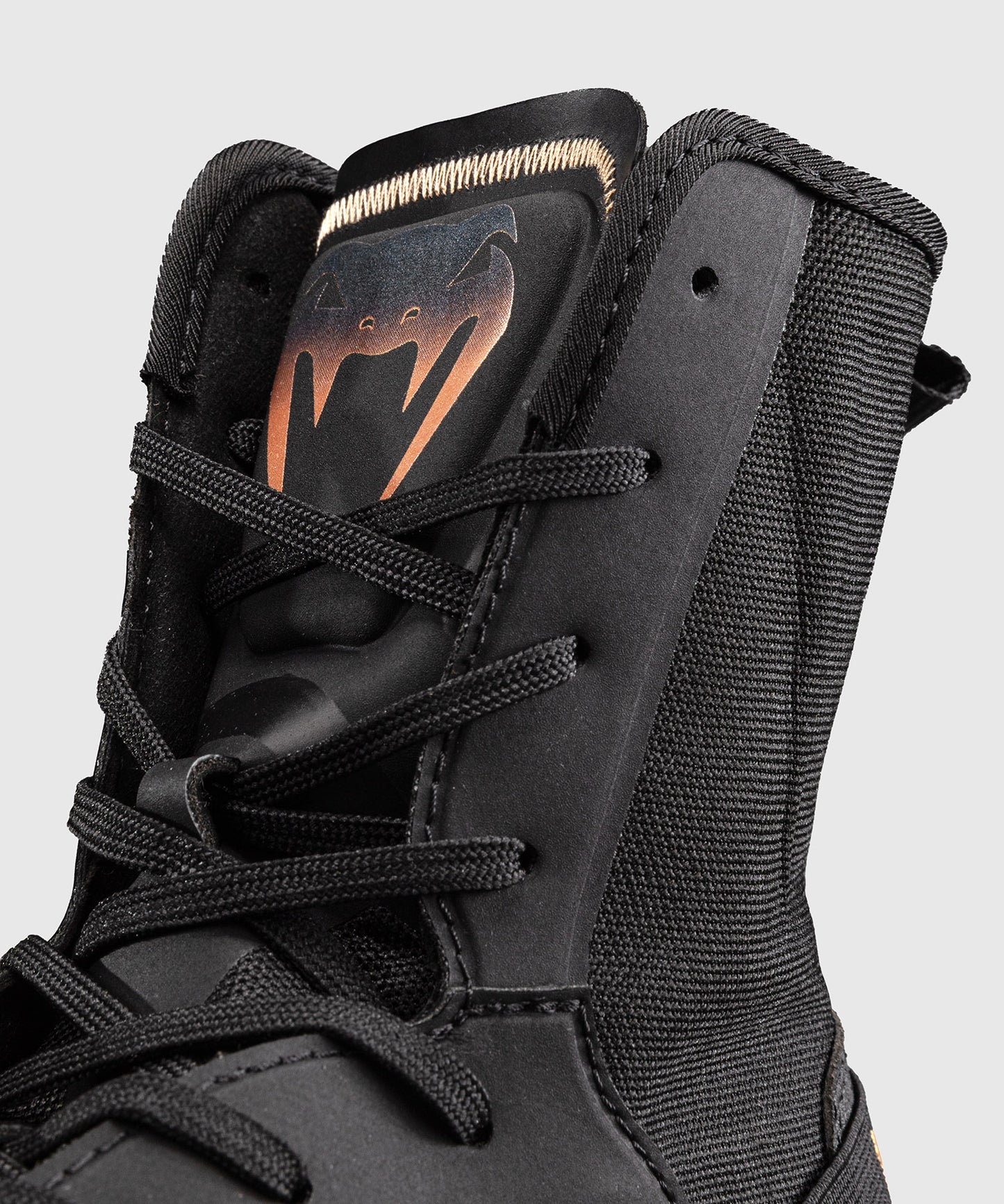 Venum Elite Neo Boxschuhe – Schwarz/Gold