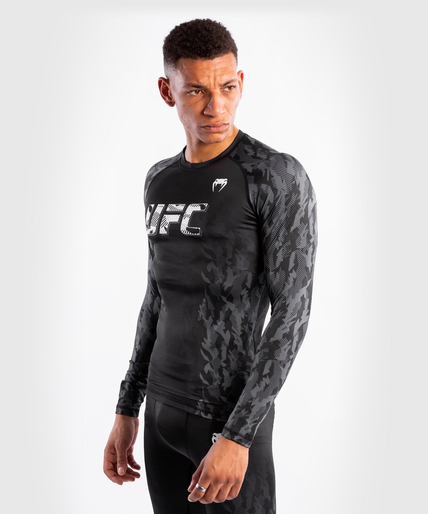 UFC Men's Long Sleeve Compression T-Shirt Venum Authentic Fight Week - Black