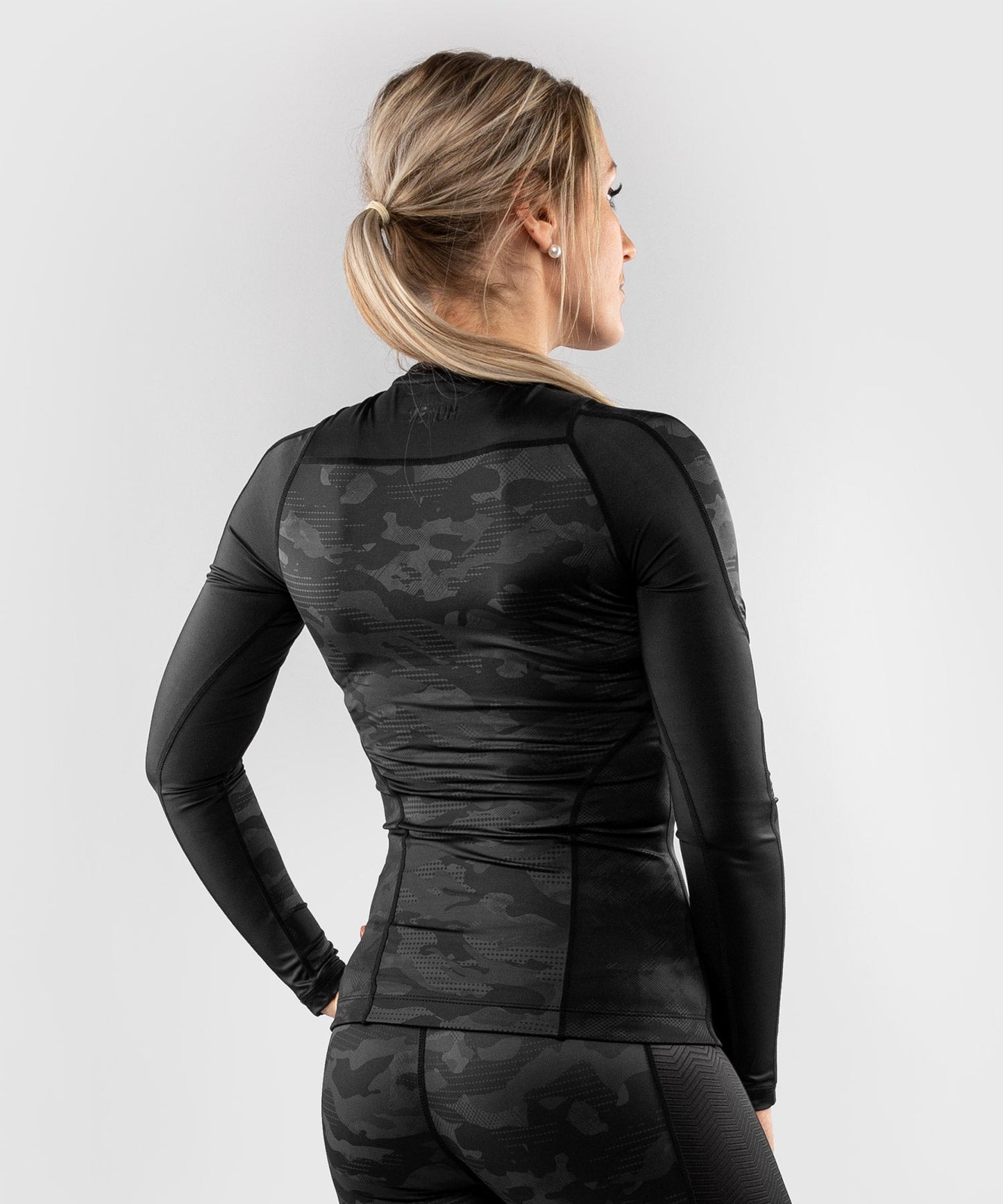 Venum Defender Long Sleeve Rashguard - Women's - Black/Black