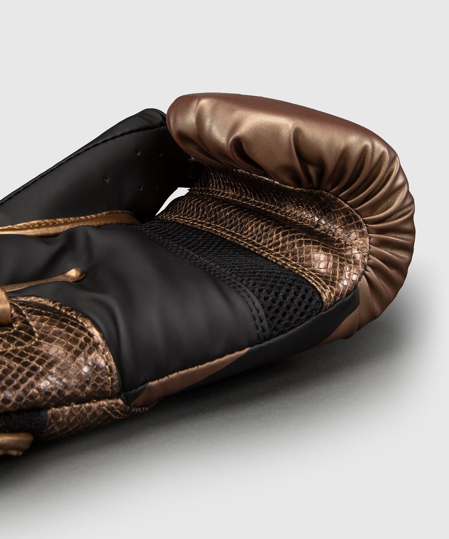 Venum Challenger 4.0 Scales Boxing Gloves - Brown/ Black