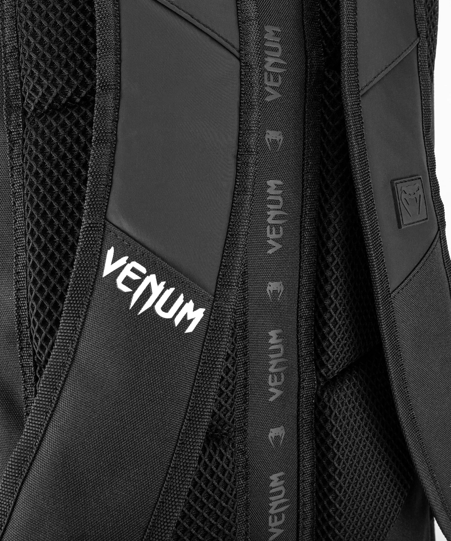 Sac à Dos Venum Challenger Xtrem Evo (50-63L) – Noir/Blanc