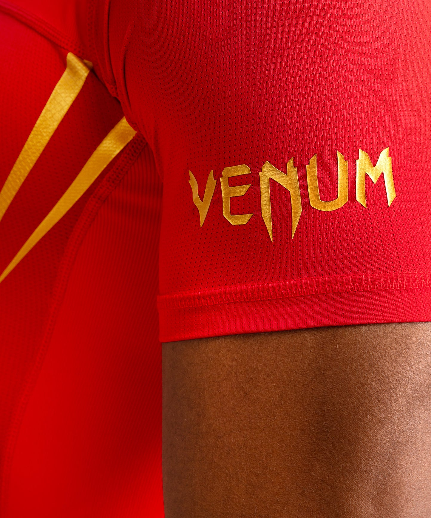 Venum x WOW FC Kurzarm Rashguard - Fury Red/ Gold