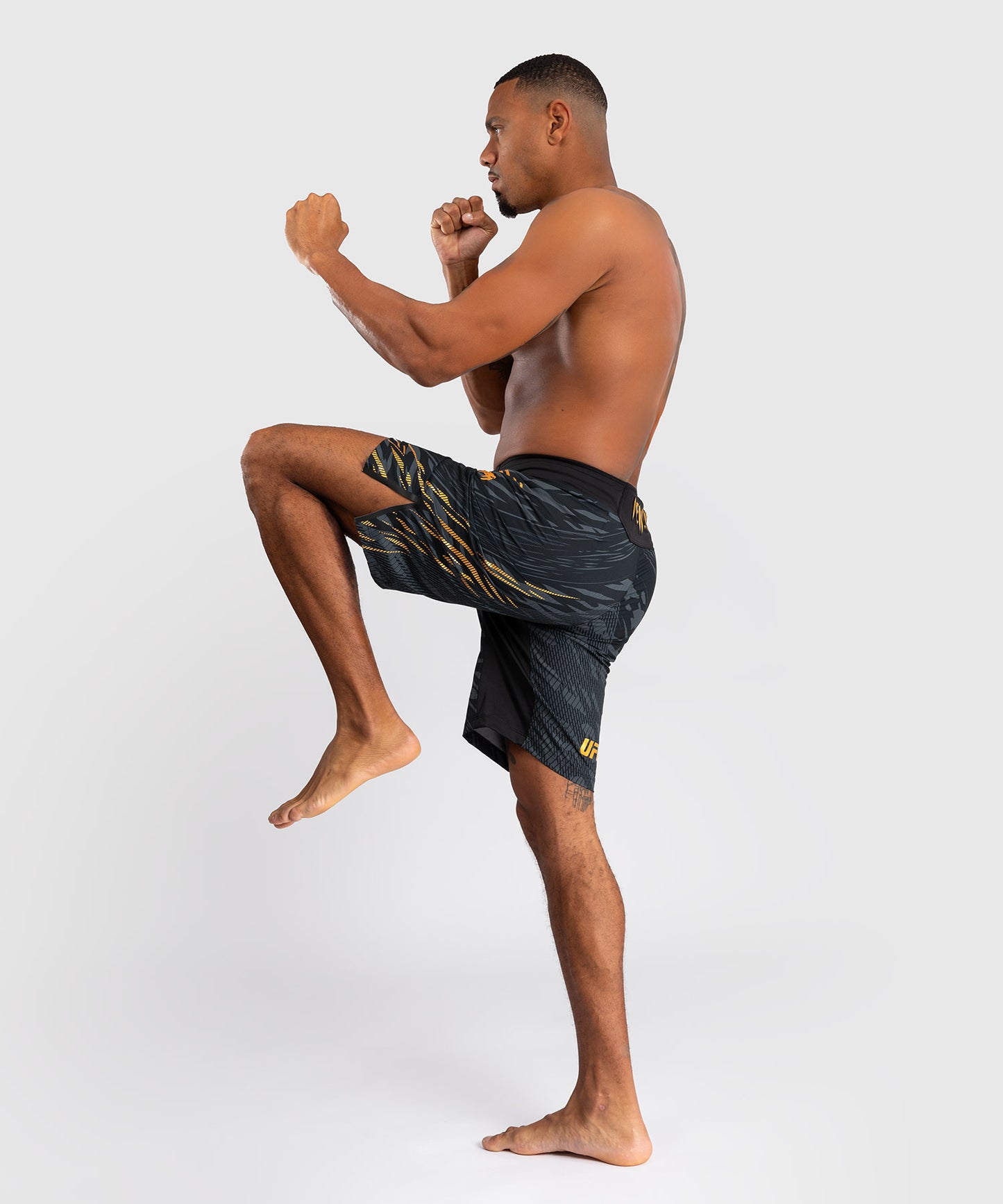 Shorts de Combat pour Hommes UFC Fusion by Venum Authentic Fight Night - Coupe Longue - Champion
