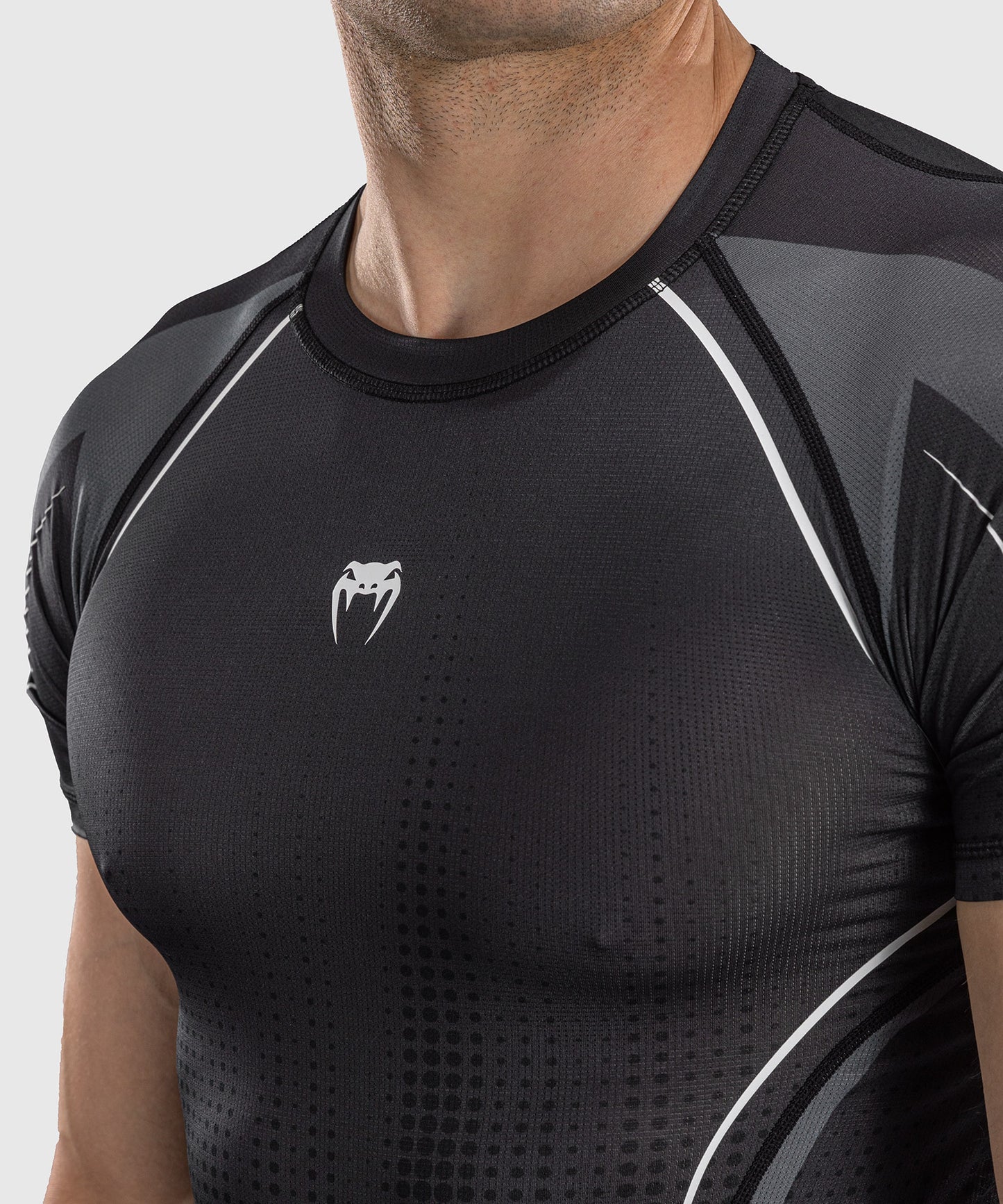 Venum Stealth Kurzarm Rashguard – Schwarz/Weiß
