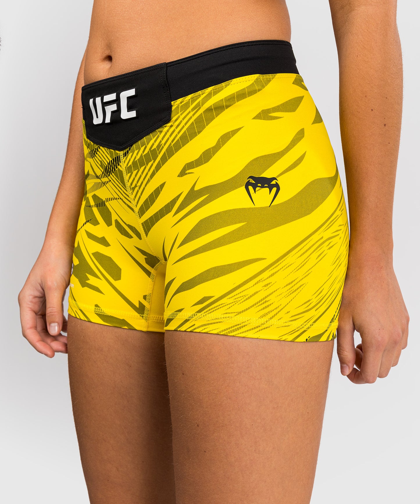 UFC Fusion by Venum Authentic Fight Night Damen Vale Tudo Short - Short Fit - Gelb