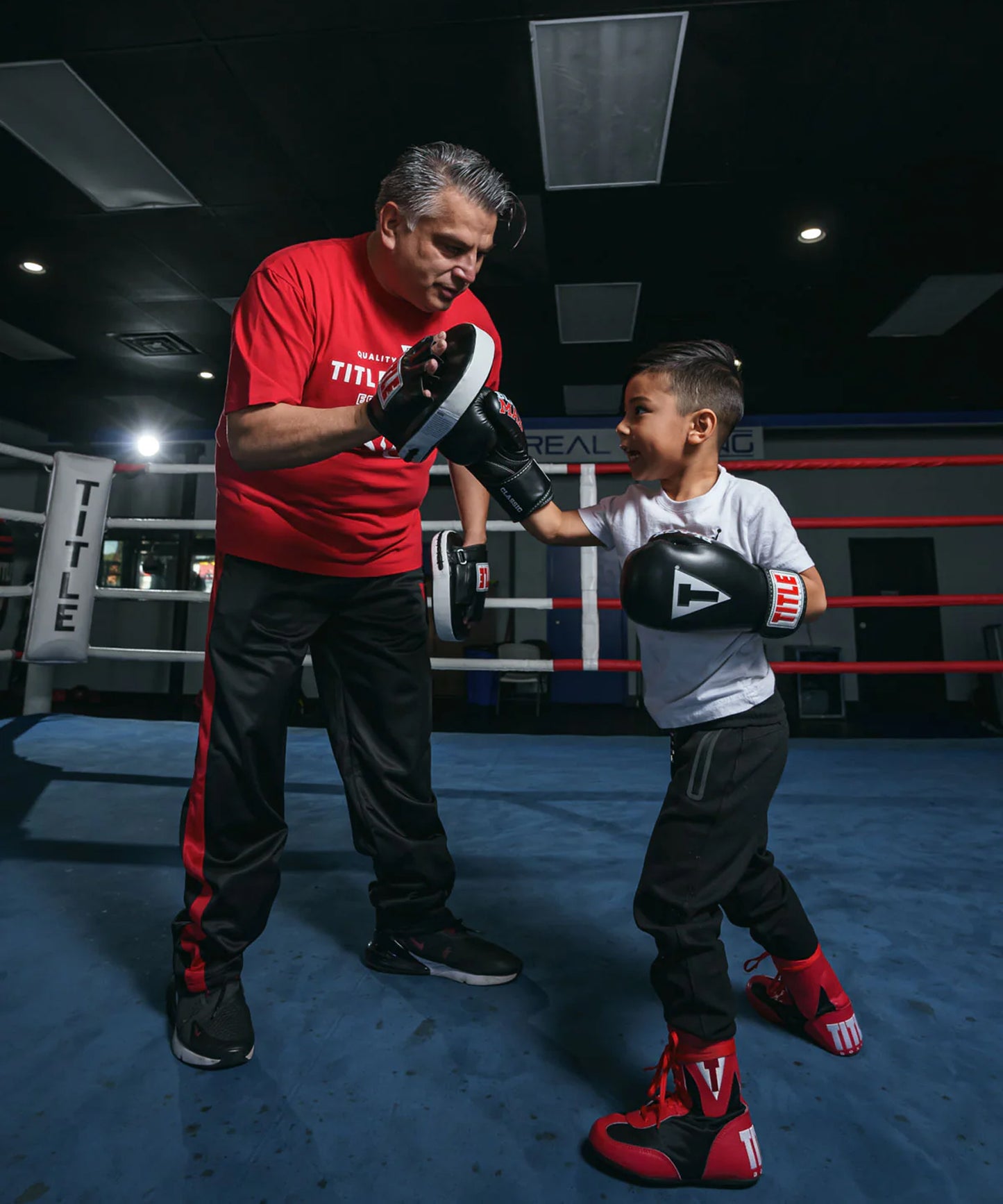 Gants De Boxe Title Boxing Black-Max - Noir