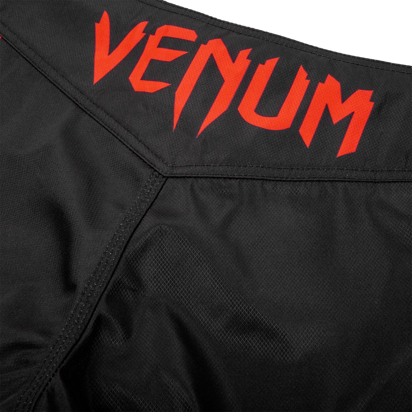 Venum Signature Fightshorts - Black/Red
