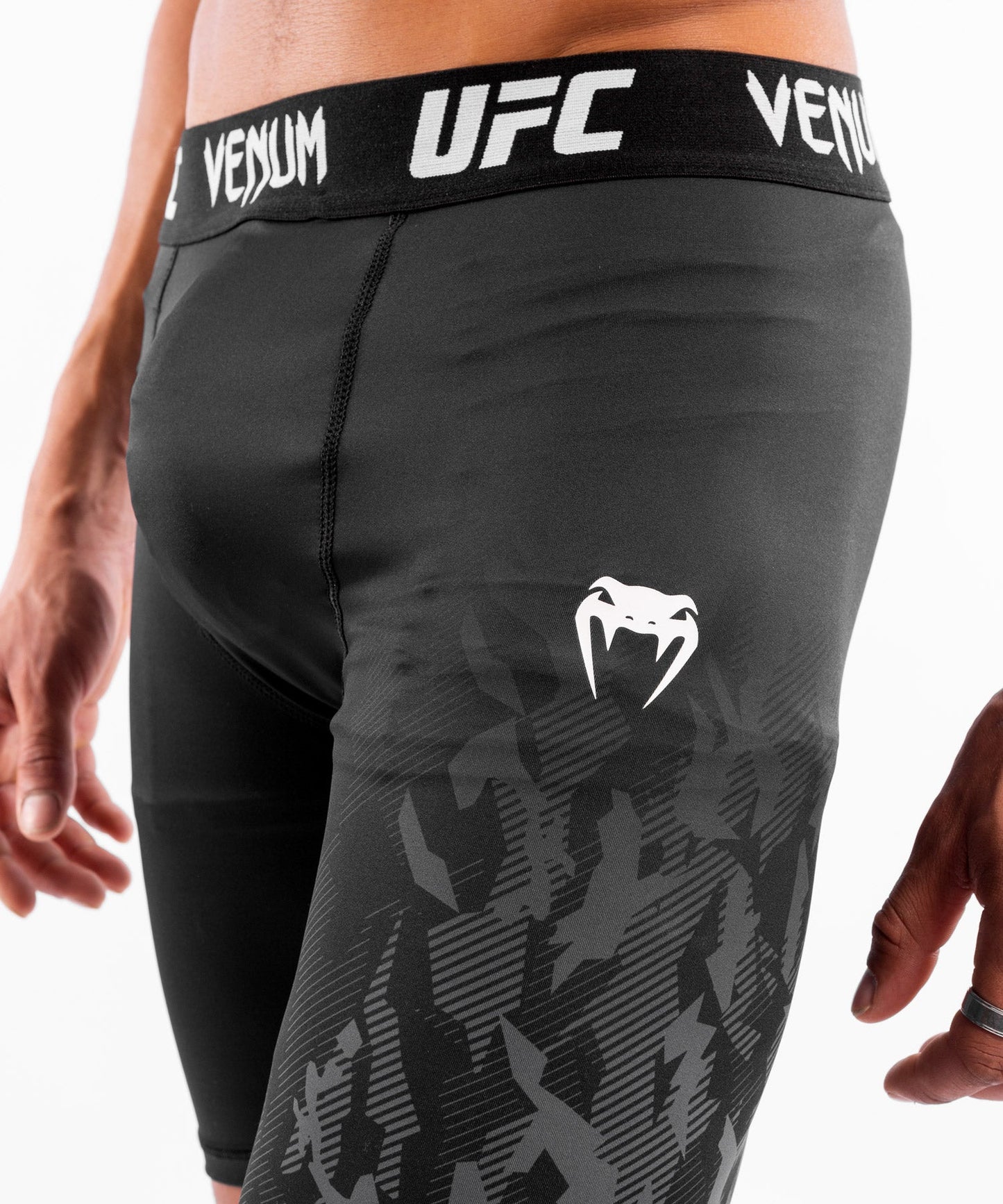 UFC Herren Kompressionsshorts Venum Authentic Fight Week - Schwarz