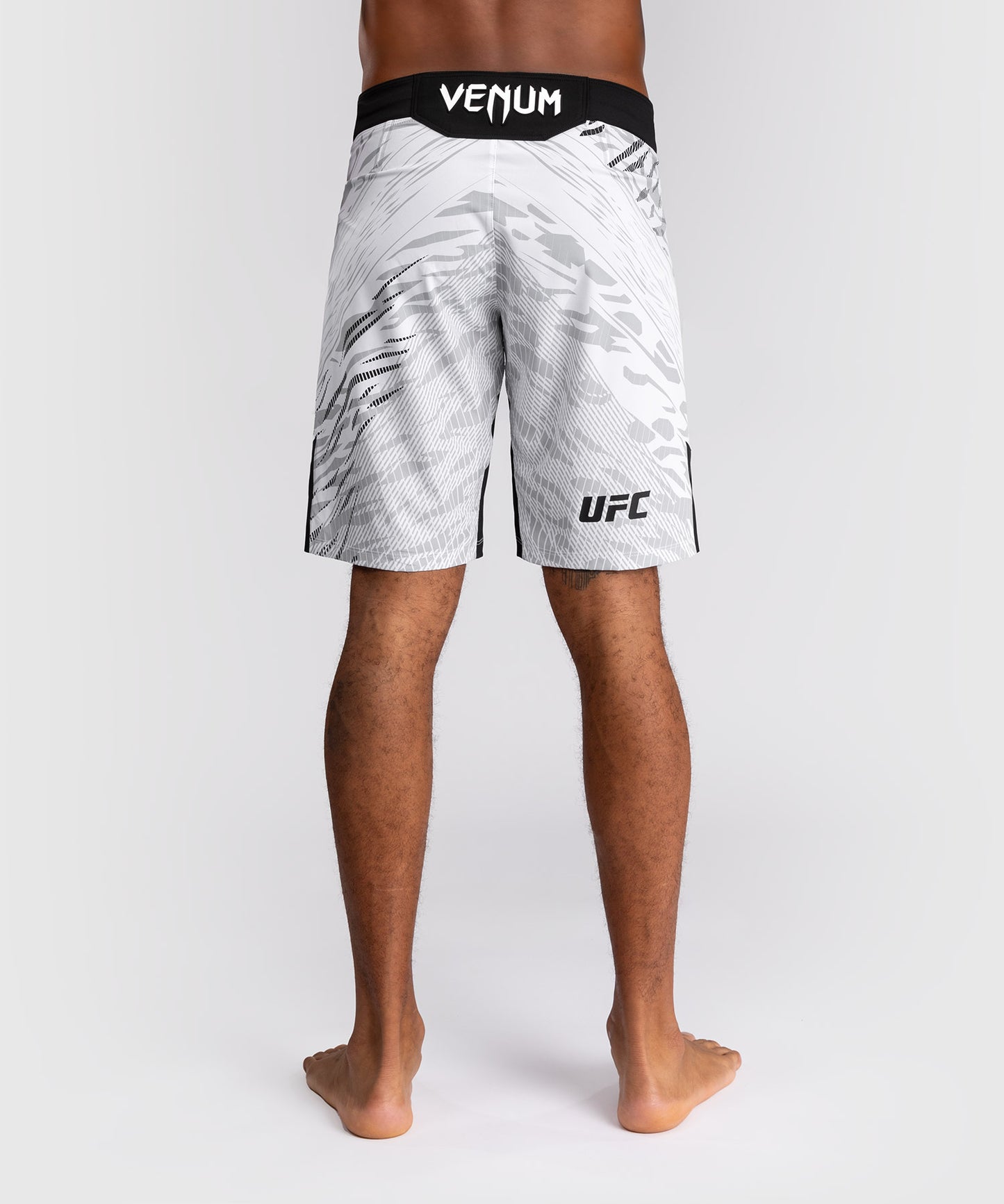 Shorts de Combat pour Hommes UFC Fusion by Venum Authentic Fight Night - Coupe Longue - Blanc