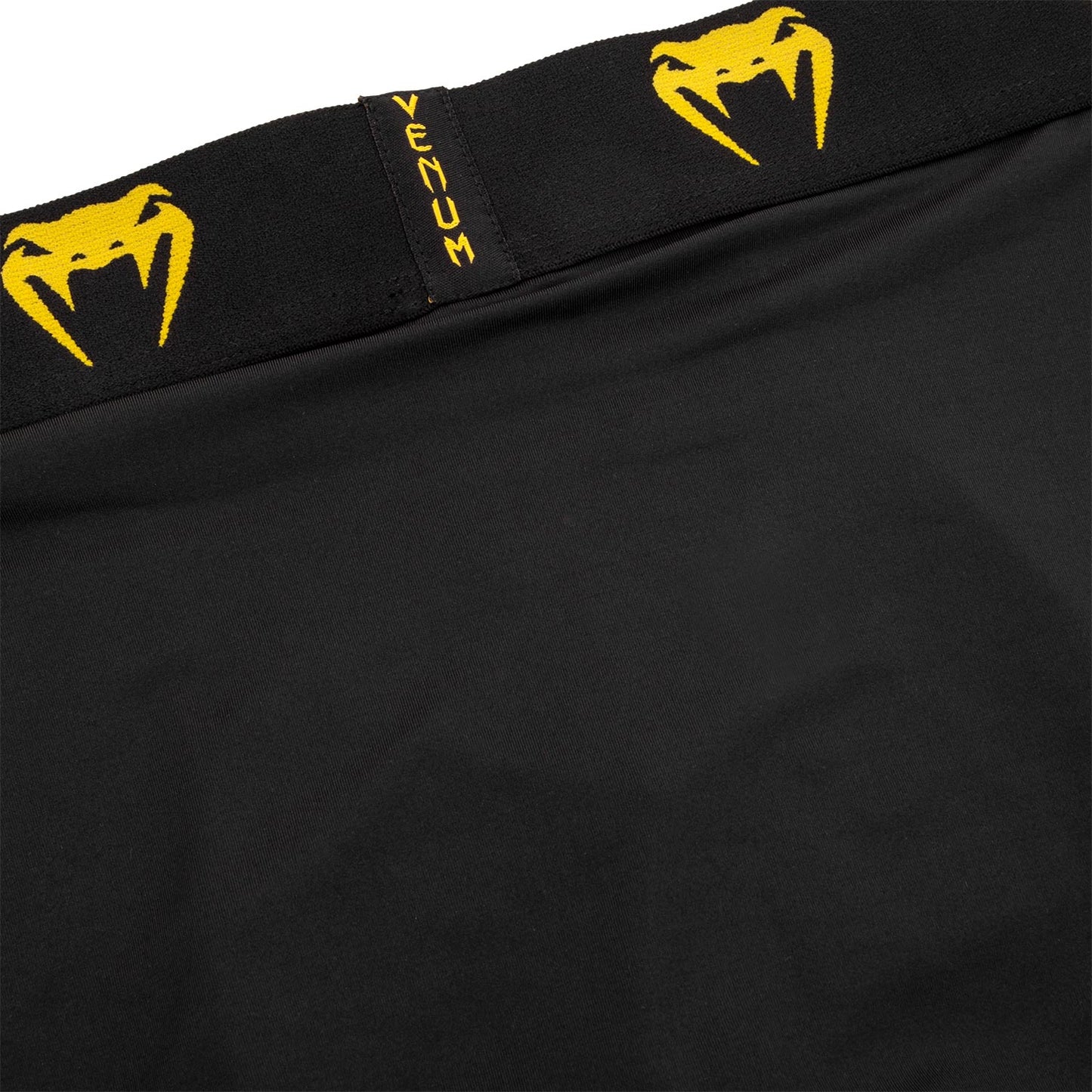 Venum Classic Boxer - Black/Yellow