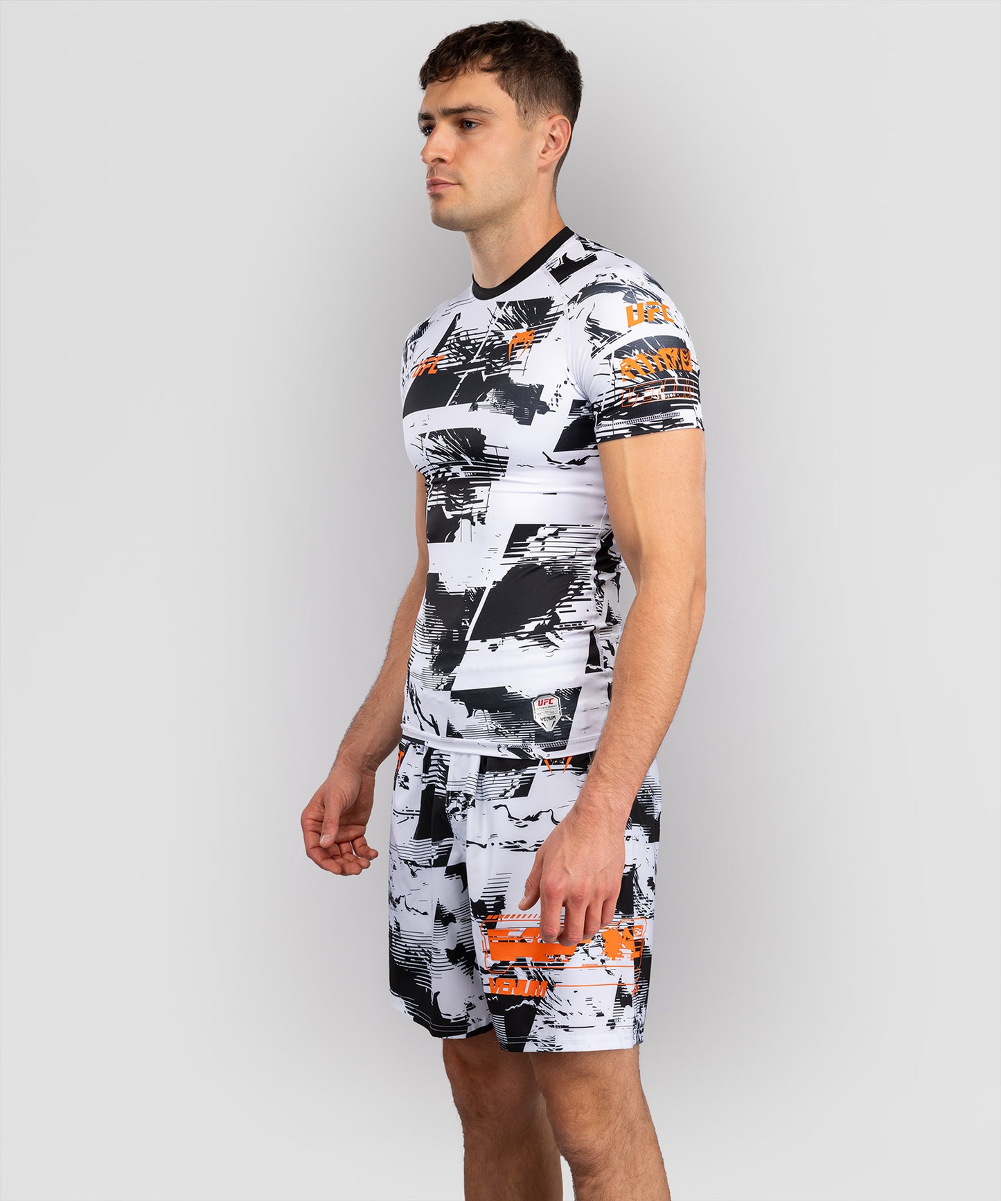UFC Zenith by Venum Authentic Fight Week Performance Kurzarm Rashguard Herren - Weiß