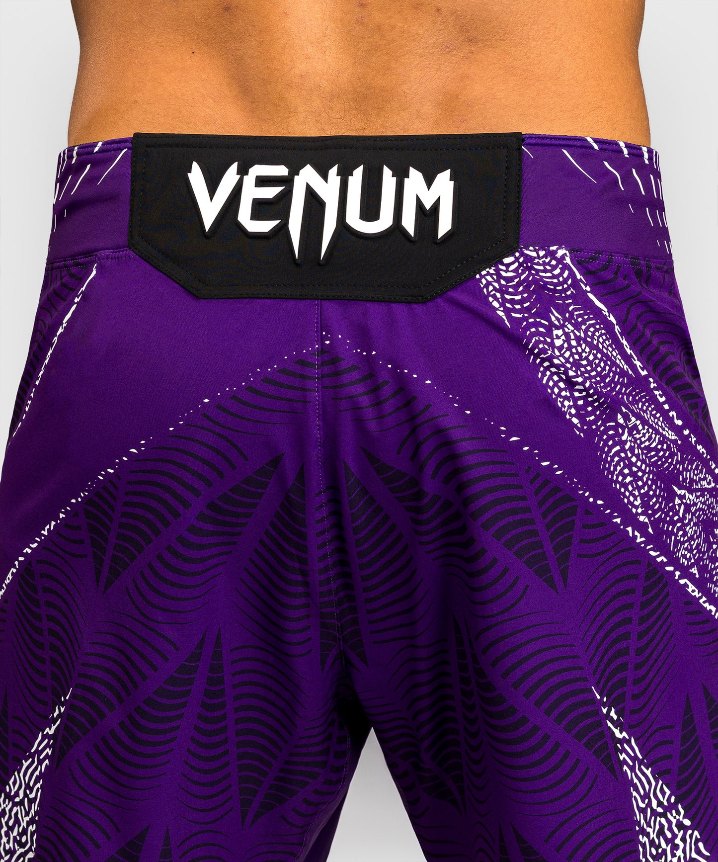 UFC Zenith by Venum Authentic Fight Night Short de pelea ajuste corto Hombre - Morado