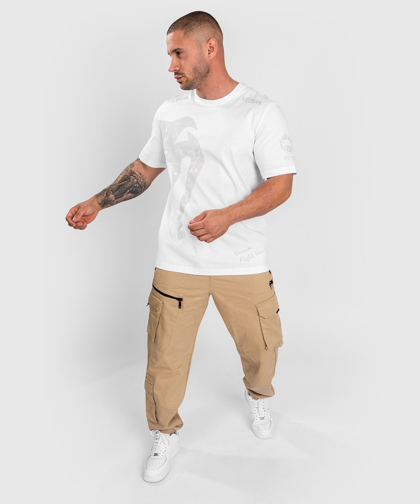 Camiseta Venum Giant Regular Fit - Blanco