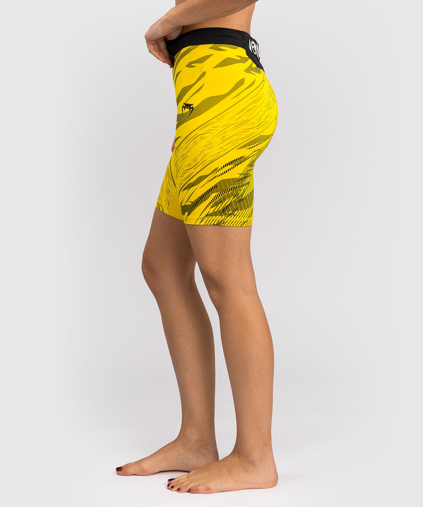 UFC Fusion by Venum Authentic Fight Night Damen Vale Tudo Short - Long Fit - Gelb