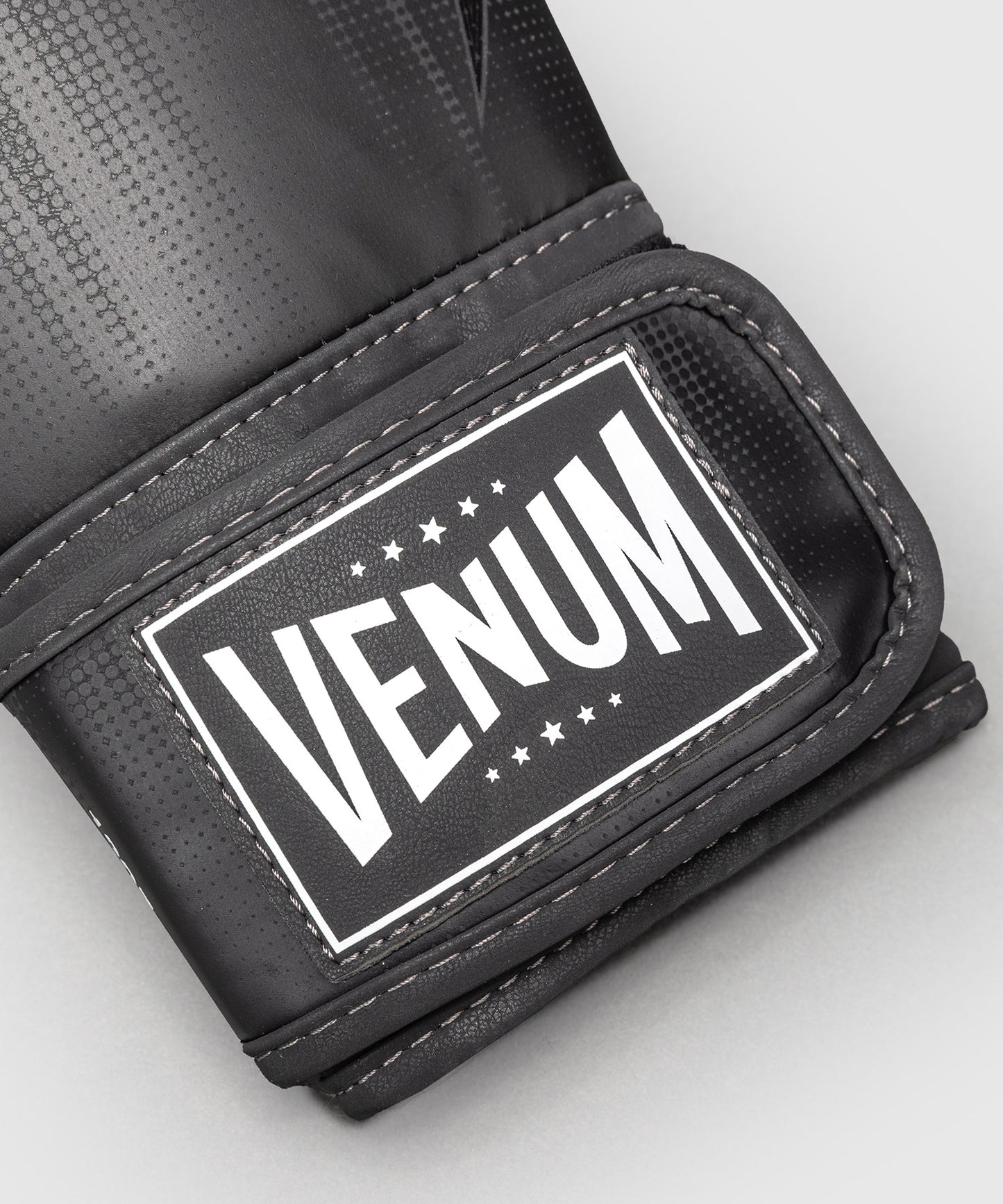 Venum Stealth Guantes de Boxeo – Negro/Blanco