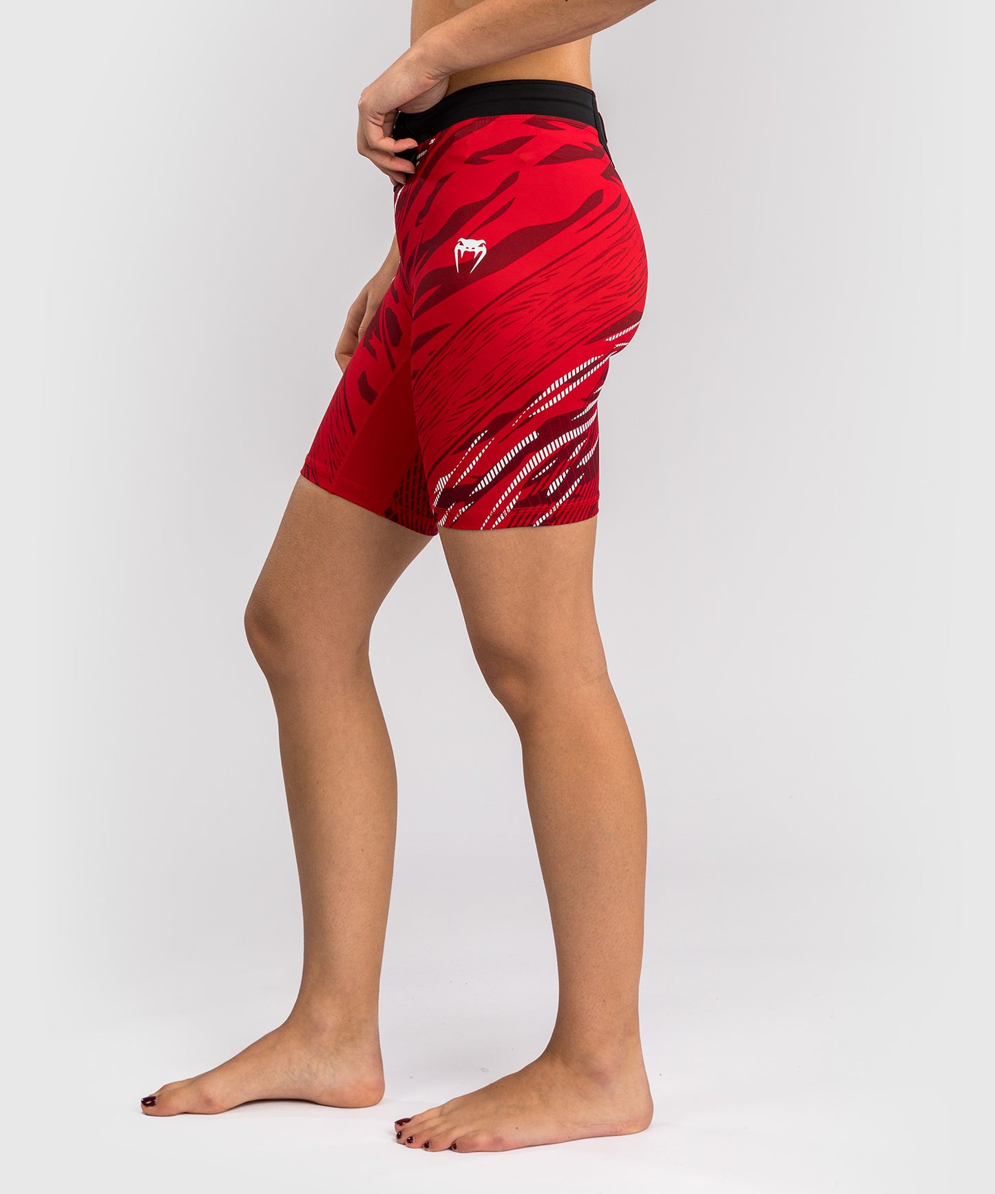 UFC Fusion by Venum Authentic Fight Night Damen Vale Tudo Short - Long Fit - Rot