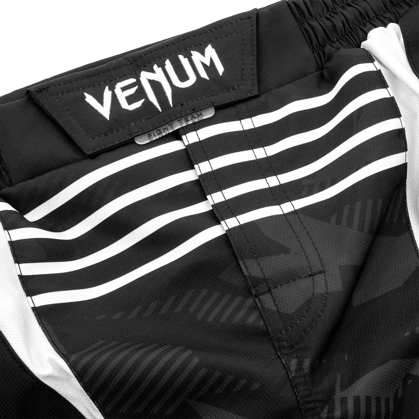 Venum Okinawa 2.0 Fightshorts - Black/White
