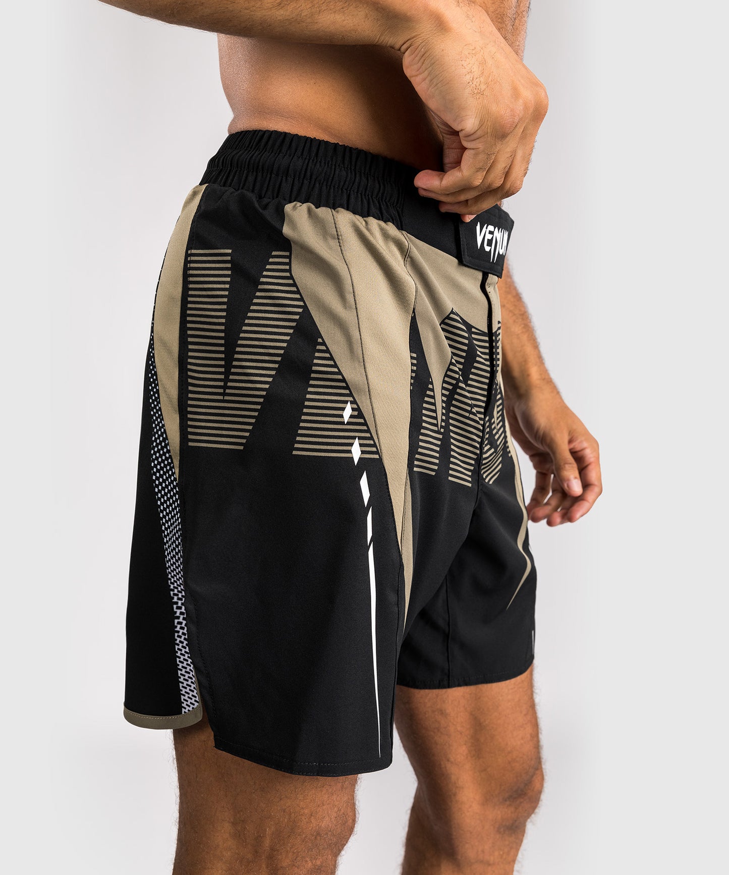 Venum Adrenaline Kampfshorts – Schwarz/Sand