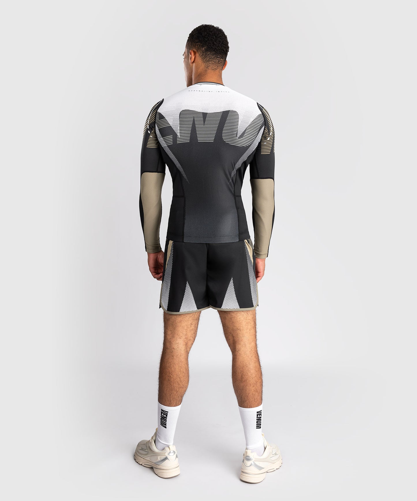 Venum Adrenaline Langarm Rashguard – Schwarz/Sand