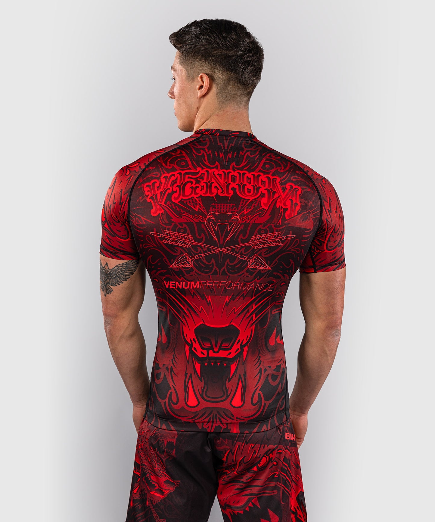 Venum Wolf Atak Rashguard Manga Corta – Negro/Rojo