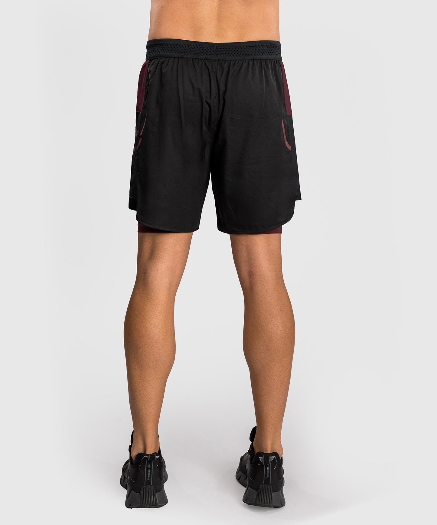 Venum x Assassin’s Creed Shadows Herren Trainingsshorts - Burgunder/Schwarz