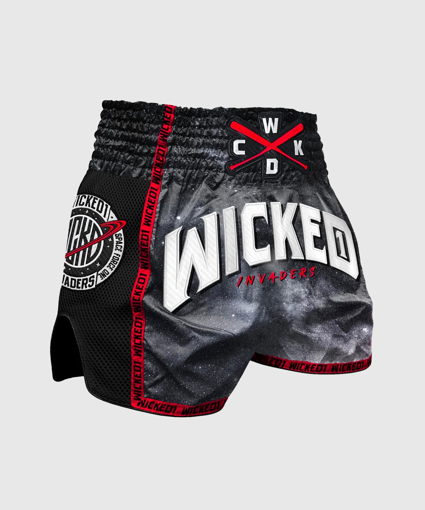 Wicked One Invaders Pantalones de Muay Thai - Negro/Rojo
