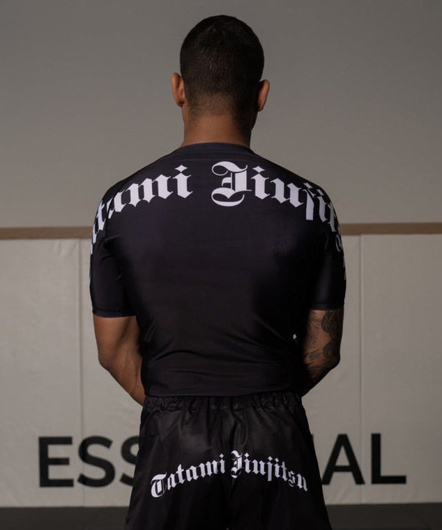 T-Shirt De Compression Tatami Fightwear Gothic Manches Courtes - Noir