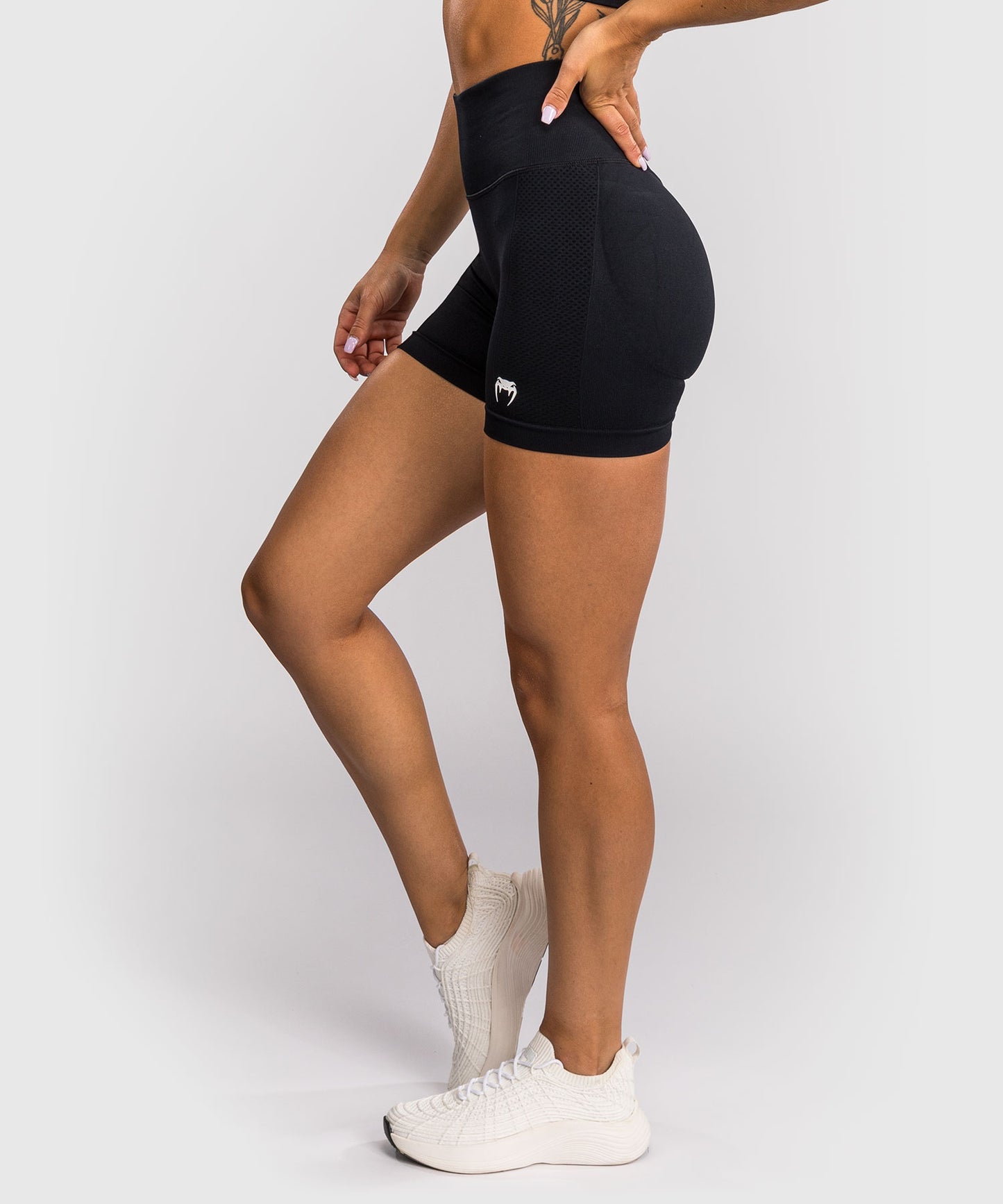 Venum Sculpt Shorts Vale Tudo – Negro/Blanco