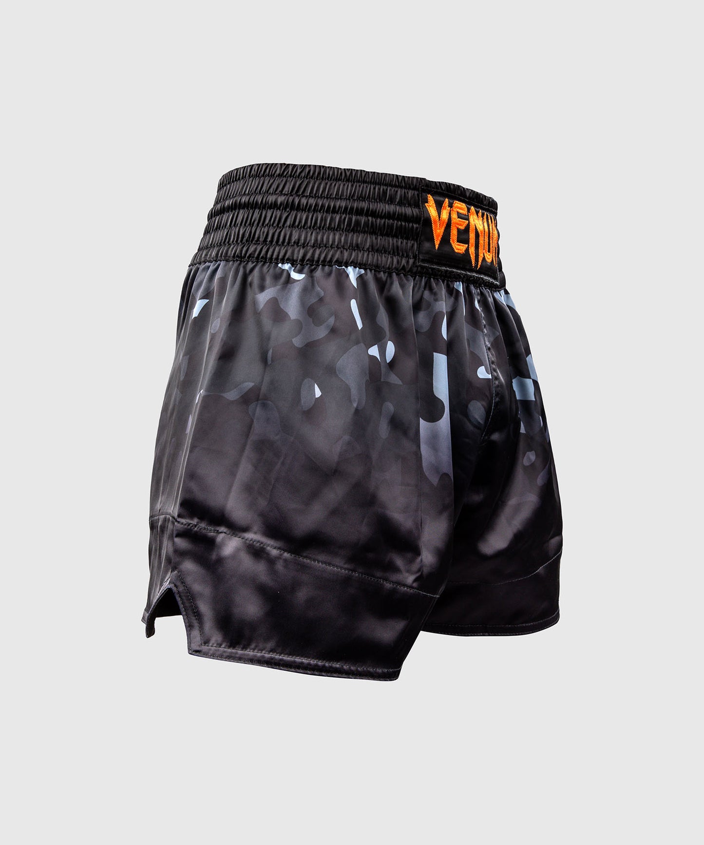 Venum Classic Shorts de Muay Thai - Camo Negro/Naranja