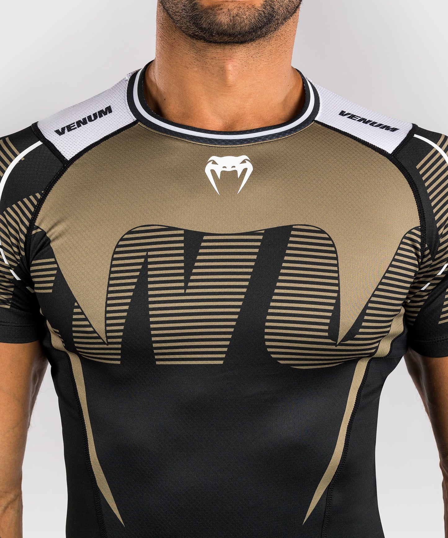 Venum Adrenaline Rashguard Manga Corta – Negro/Beige