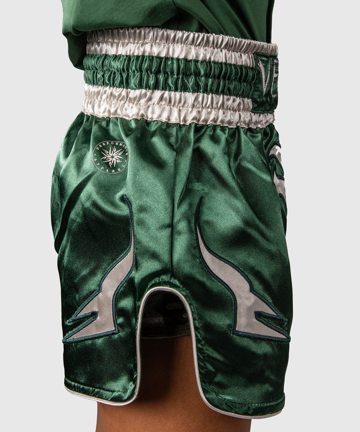 Venum Inferno Short de Muay Thai – Verde Bosque/ Blanco Roto