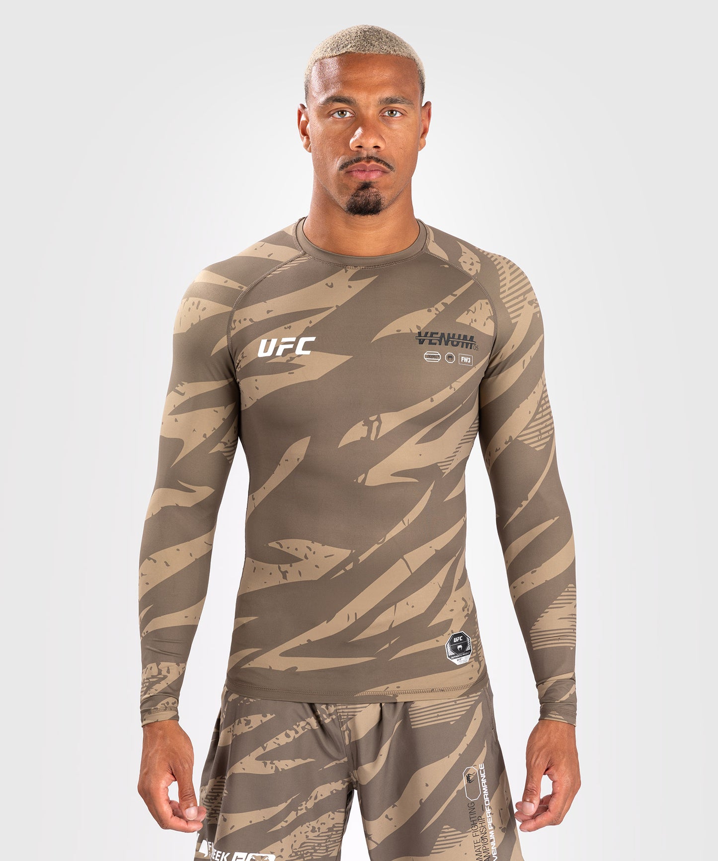 UFC Adrenaline by Venum Fight Week Performance Langärmeliger Rashguard - Desert Camo