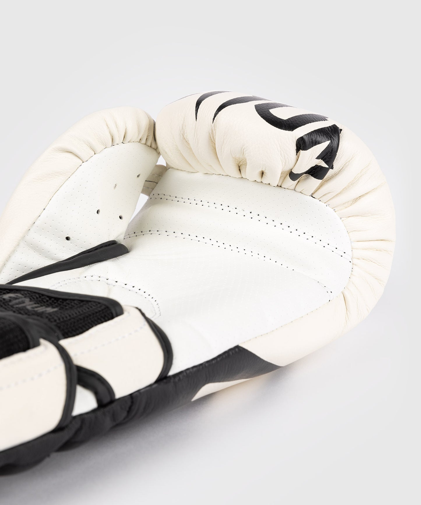 Gants de Boxe Venum Reverso - Blanc Neige/Noir