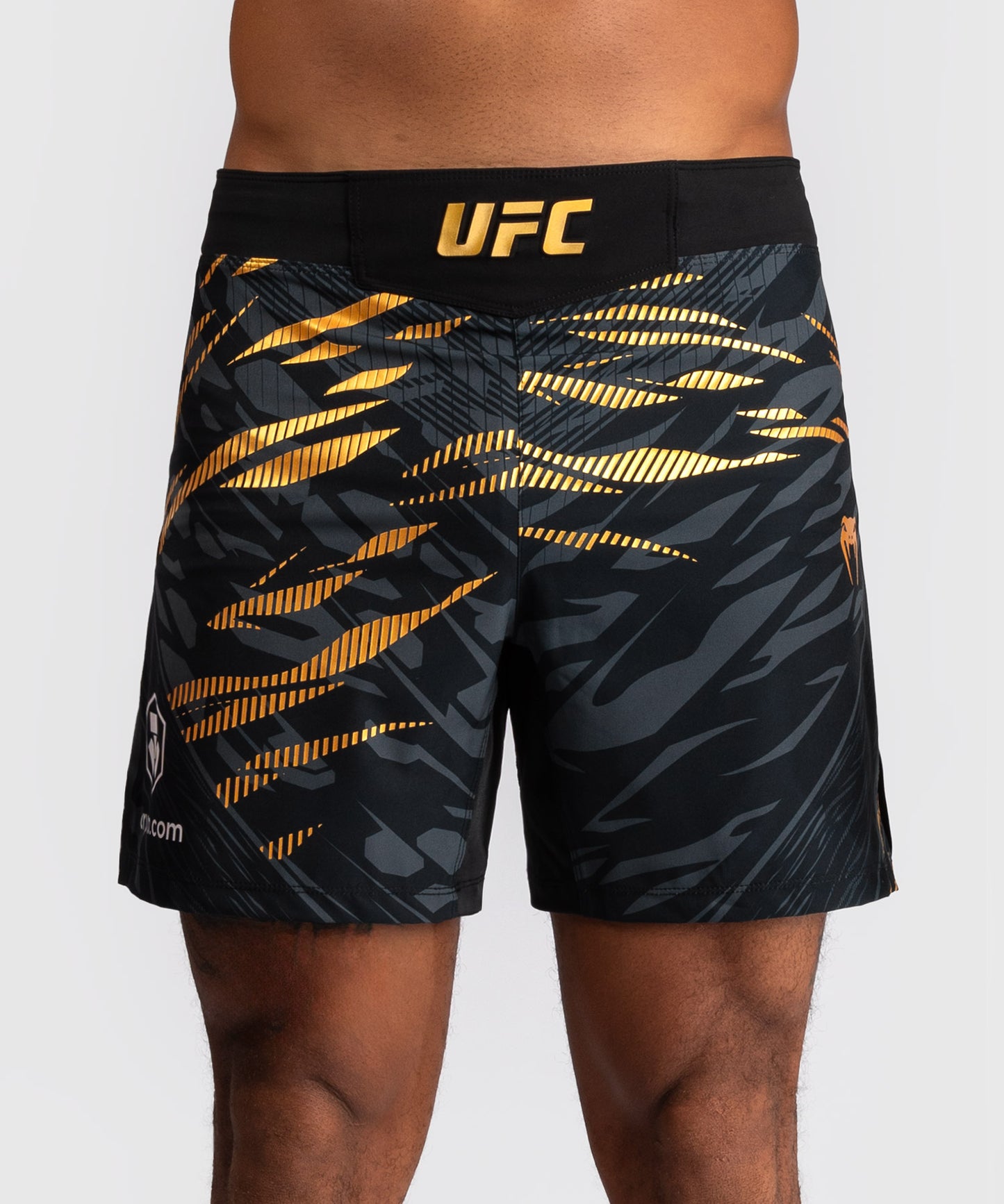 UFC Fusion by Venum Authentic Fight Night Shorts da Lotta per Uomo - Fit Corto - Champion