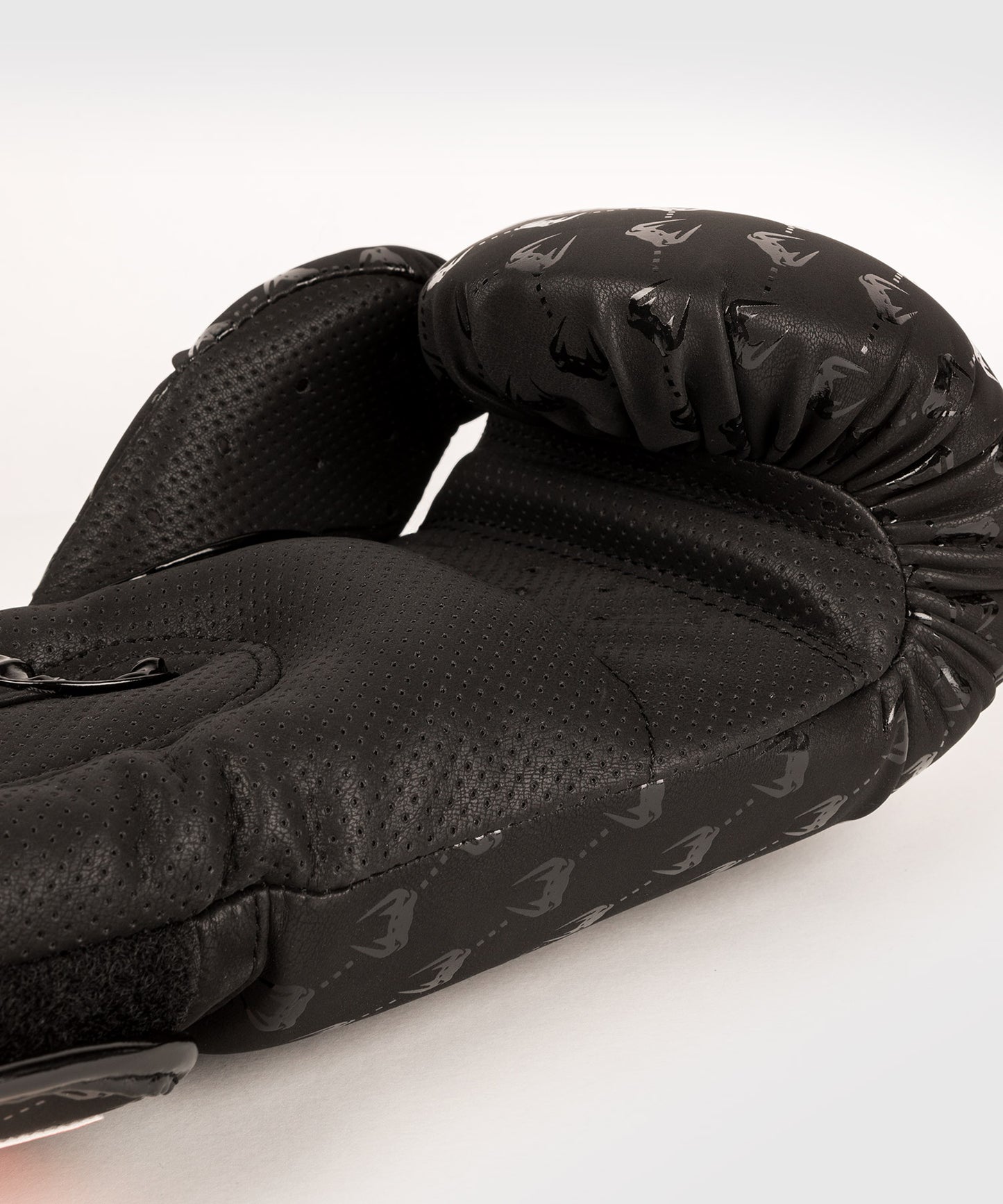Gants de Boxe Venum Impact Monogram - Noir/ Rose Doré