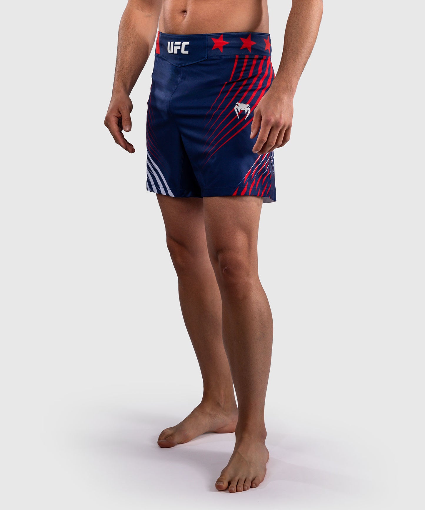 Official UFC Freedom 250 by Venum Authentic Fight Night Fight Shorts im Short Fit für Herren - Blau