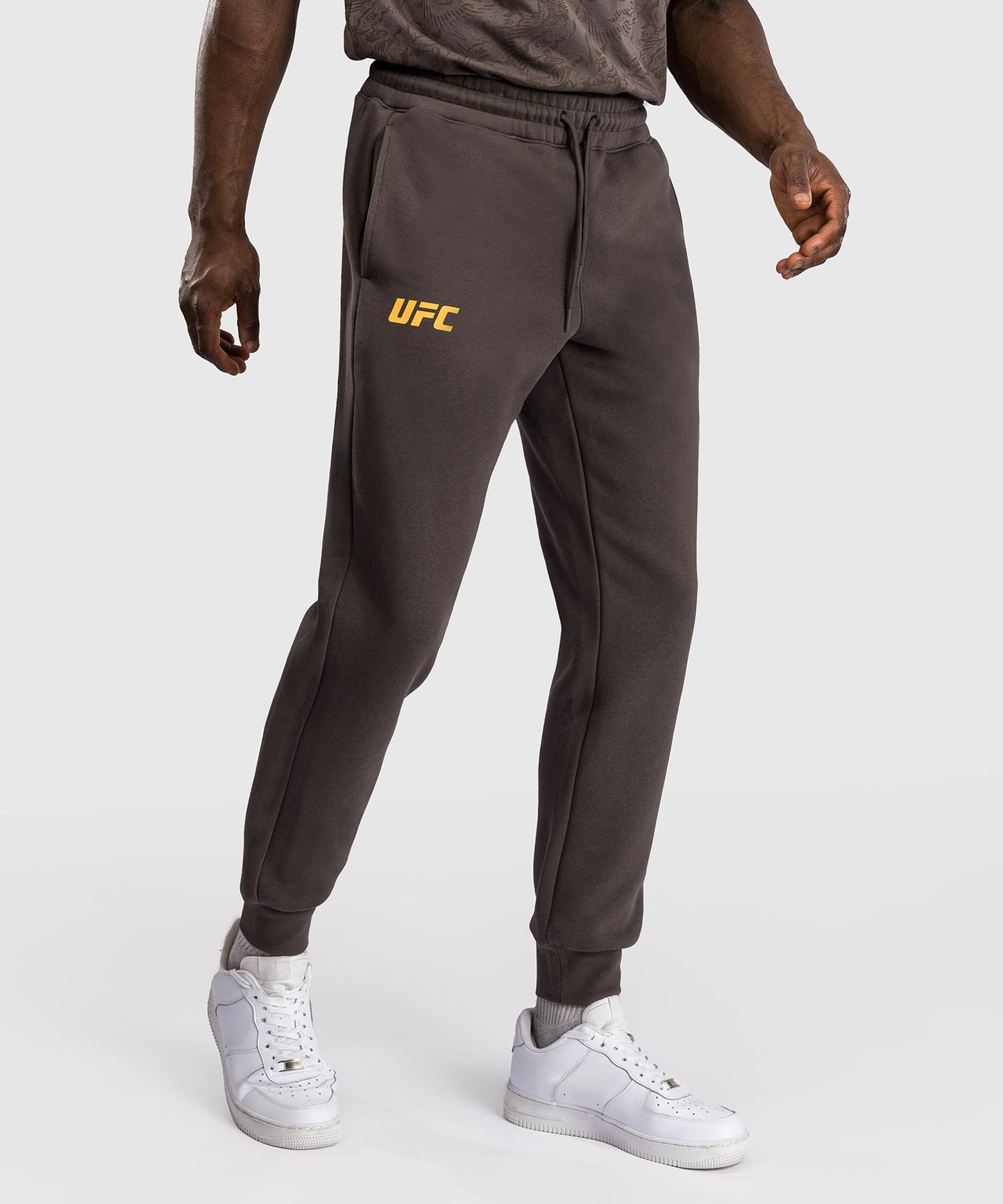 UFC Fusion by Venum Fight Week Herren Baumwollhose - Solid Erdiges Braun
