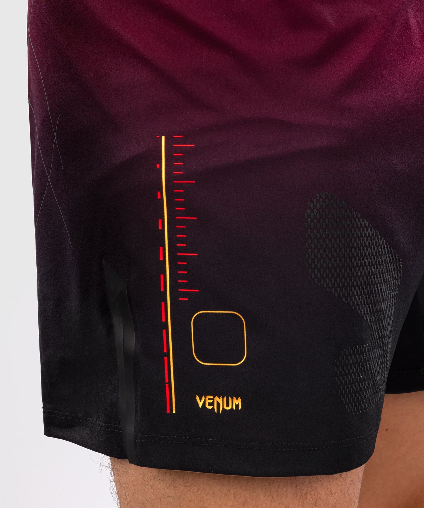 Venum Tactical XT Fight Shorts - Schwarz/Burgund/Gold