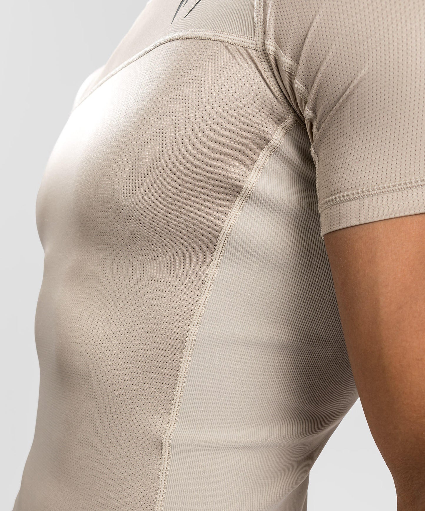 Venum G-Fit Air Rashguard a maniche corte - Sabbia